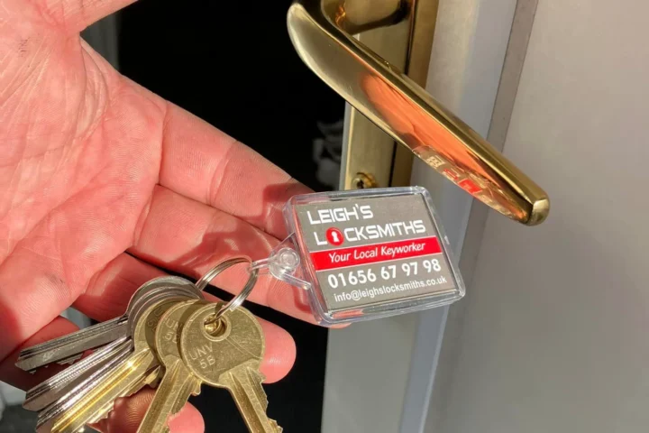 Leigh's Locksmiths install new thumb-turn euro cylinder gold handles