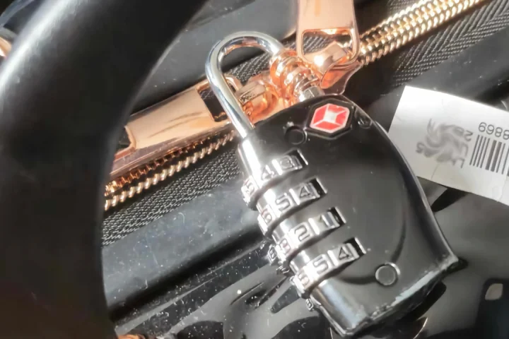 flight baggage lock failed