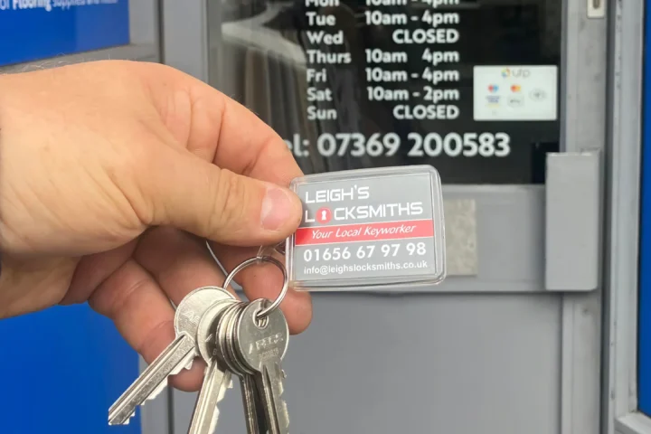Darren Hatchett Flooring struggling to lock shop door Aberkenfig